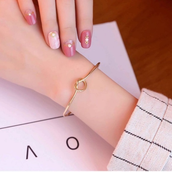 Dainty Knot Bracelet - Picture 4 of 4